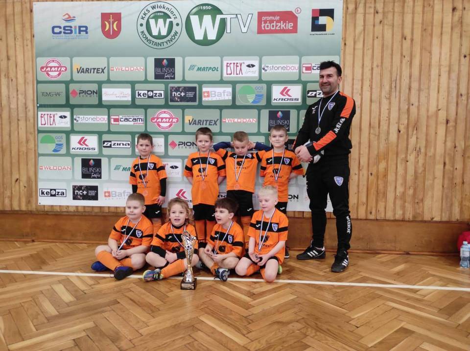 Młodzi zawodnicy Magic Fottball Academy Łęczyca rywalizowali w Konstantynowie Łódzkim