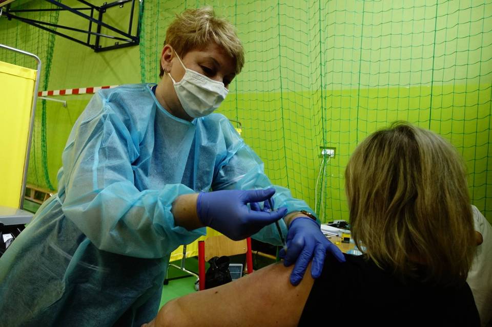 Punkt szczepień w Dobrzelowie zakończył swoją działalność. Ile osób przyjęło szczepionkę?