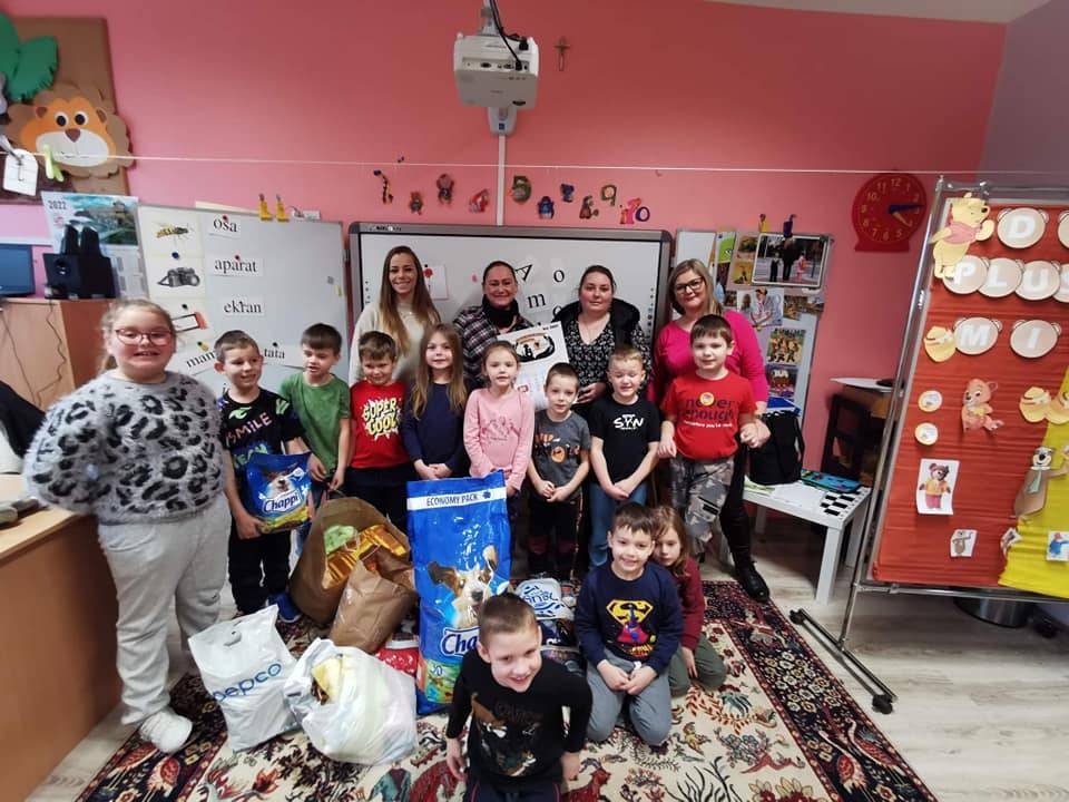 Uczniowie ze Szkoły Podstawowej w Błoniu wsparli Grupę Zwierzoluby Łęczyca