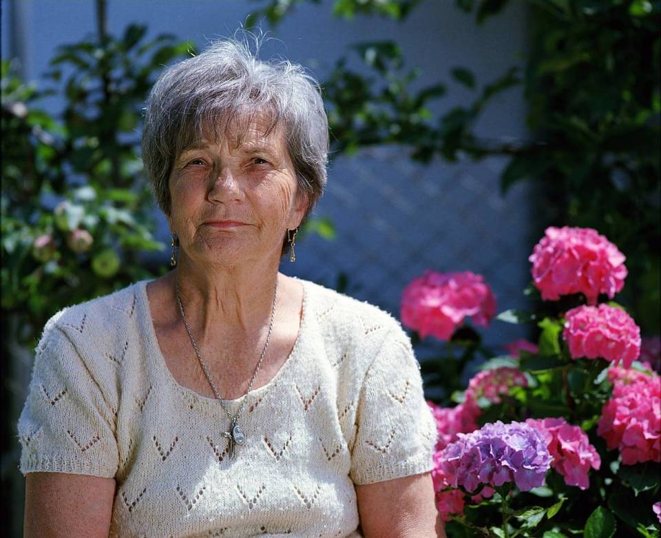 granny-1280445_1280