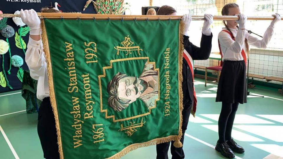 Historyczna uroczystość w Szkole Podstawowej nr 3 w Brzezinach