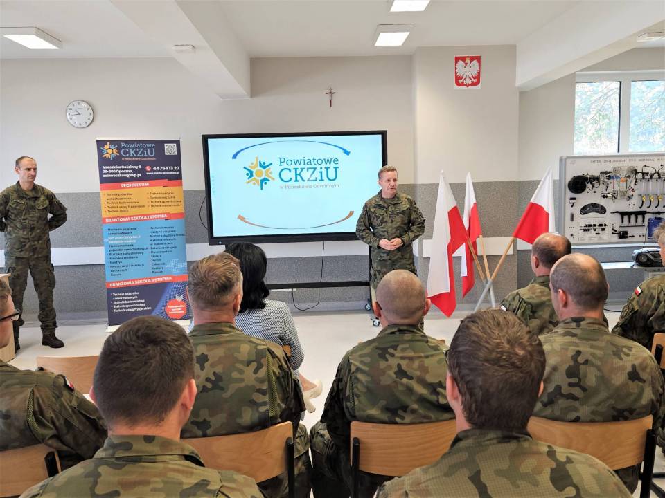 9 Łódzka Brygada Obrony Terytorialnej współpracuje z Powiatowym Centrum Kształcenia Zawodowego i Ustawicznego w Mroczkowie Gościnnym