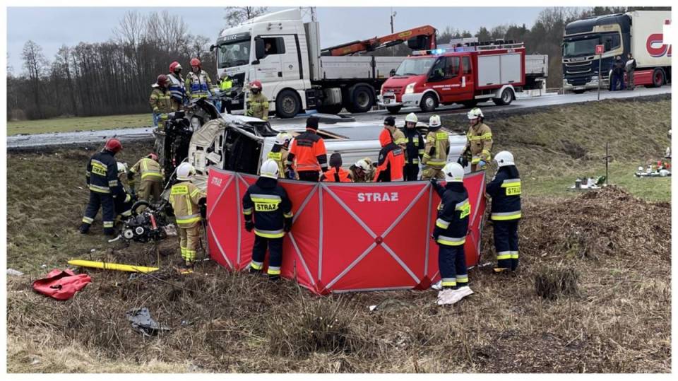 Druga ofiara śmiertelna wypadku w Grudnej. Nie żyje kierowca busa