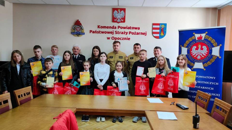 Młodzież z powiatu opoczyńskiego sprawdziła swoją wiedzę pożarniczą