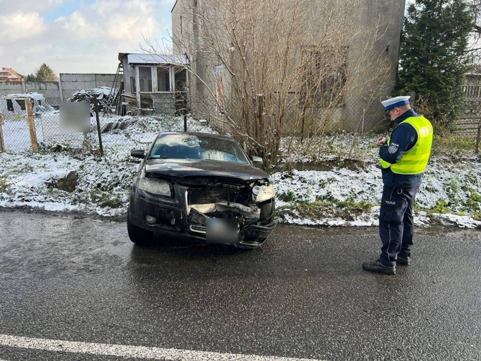 Zimowe warunki na drodze: Niebezpiecznie na drogach Pabianic i regionu [Foto]