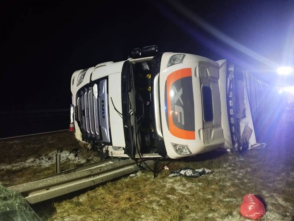 Tragiczny wypadek na autostradzie A2. Nie żyje kierowca ciężarówki