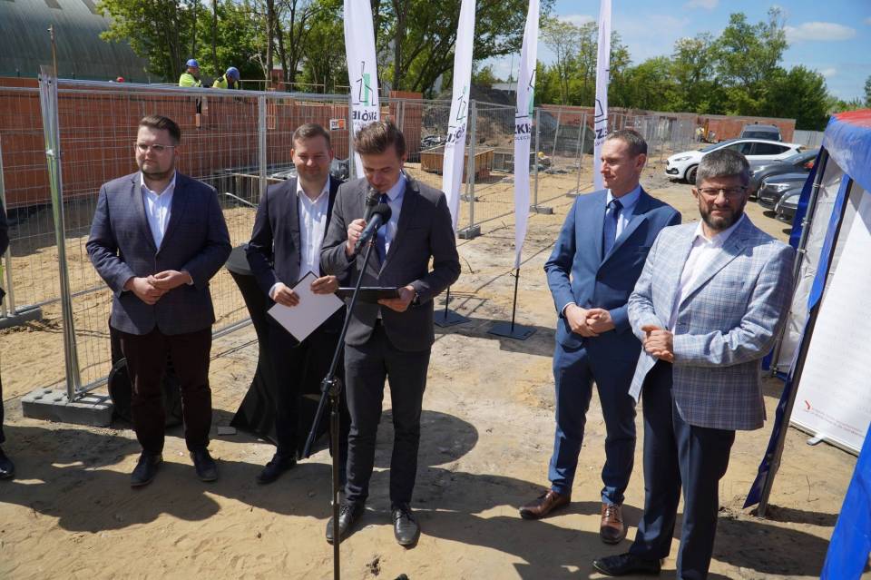 Kamień węgielny wmurowany pod nową inwestycję mieszkaniową w Pabianicach