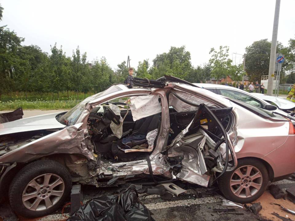 Śmiertelny wypadek w Popielawach. Nie żyje 80-letni kierowca, sprawca był pijany [Foto]