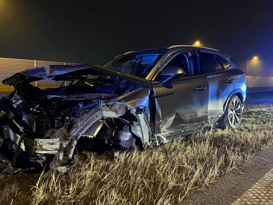 s8__20251204-201353_1