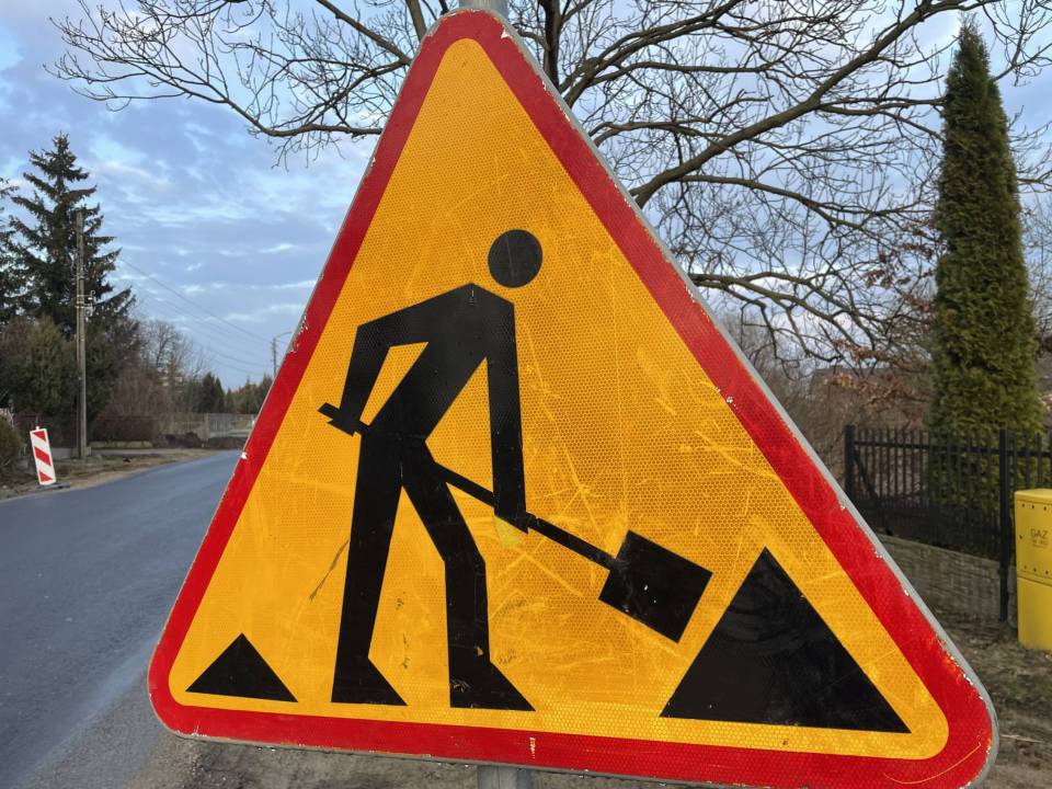 Drogowe utrudnienia na DK 12 i 74. Ciąg dalszy remontów na "krajówkach". Gdzie tym razem napotkamy utrudnienia?